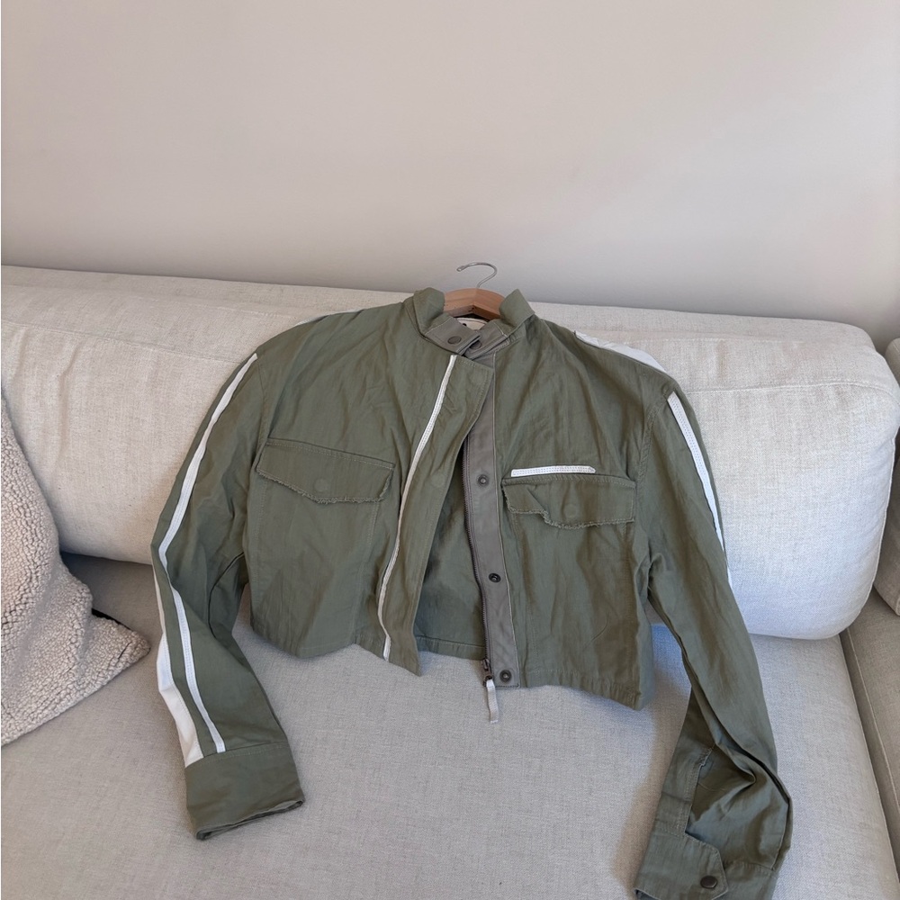 NWOT
Olive Green Jacket with leather White Stripesand beige accents. - Picture 2 of 2